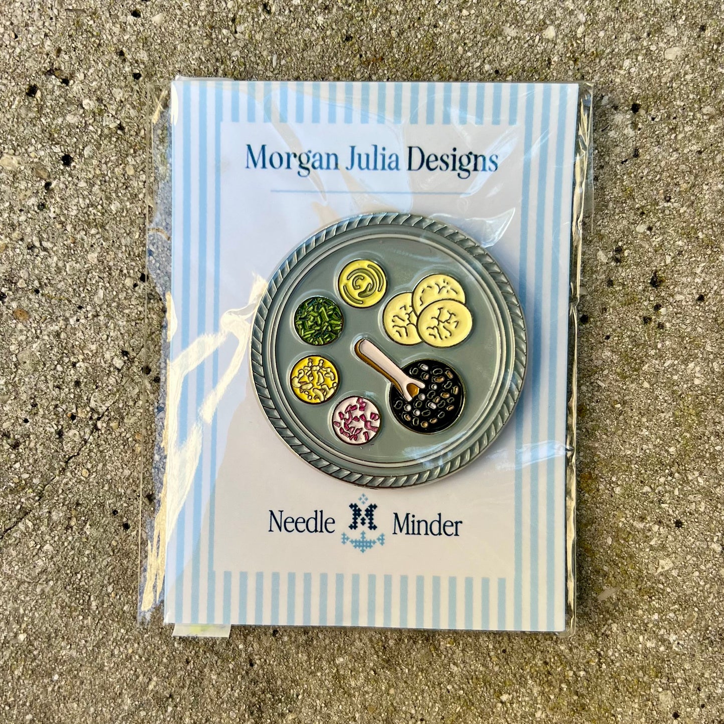 Caviar Tray Magnet Needleminder